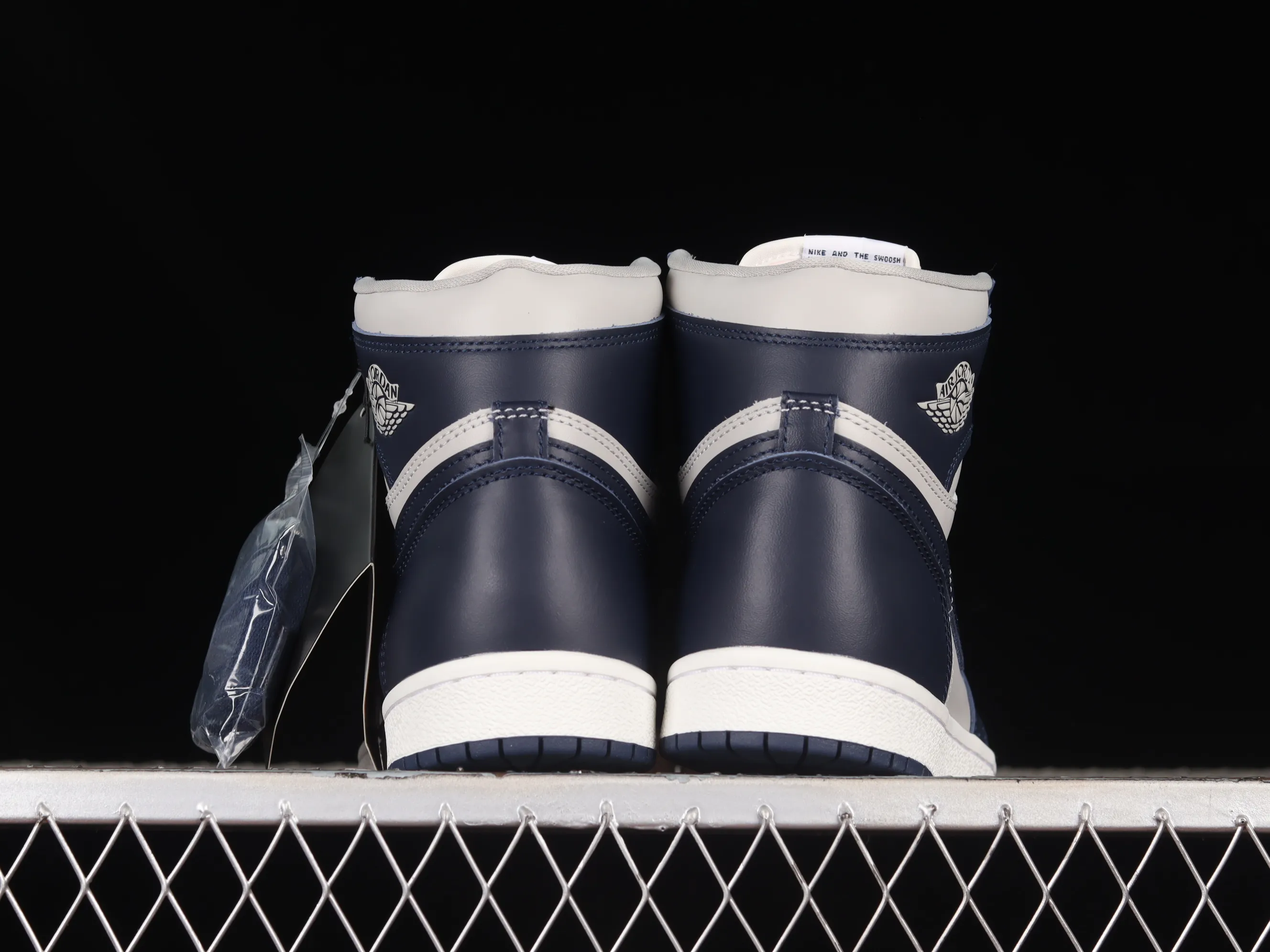 All categories Air Jordan Jordan series basketball shoes Air Jordan 1 High LJR version Air Jordan 1 High "Georgetown" AJ1 Joe 1 Georgetown high-top basketball shoes BQ4422-400